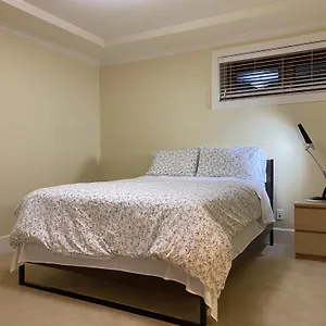 Spacious Modern New Apartment